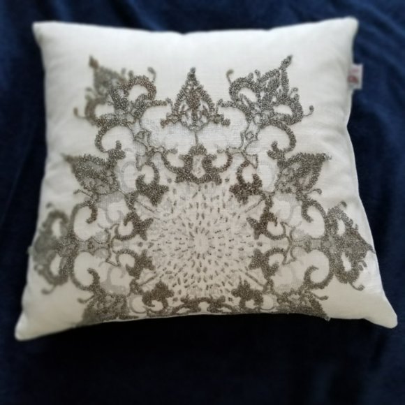 Decorative pillow - Picture 2 of 7